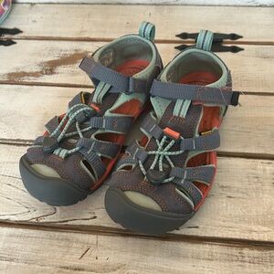 Keen CNX kids shoes/sandals size 13